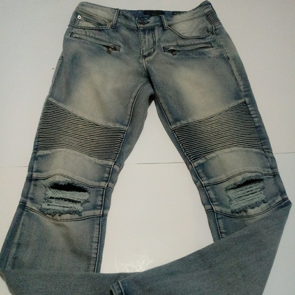 Decibel Light Wash Distressed Jeans 32x34